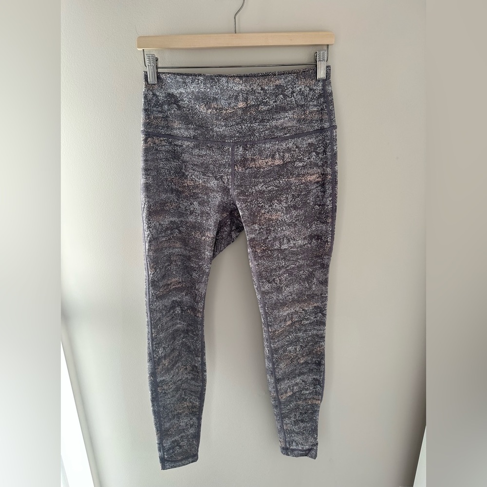 Lululemon winder under high rise legging‎ in frozen vista alpine white size 10